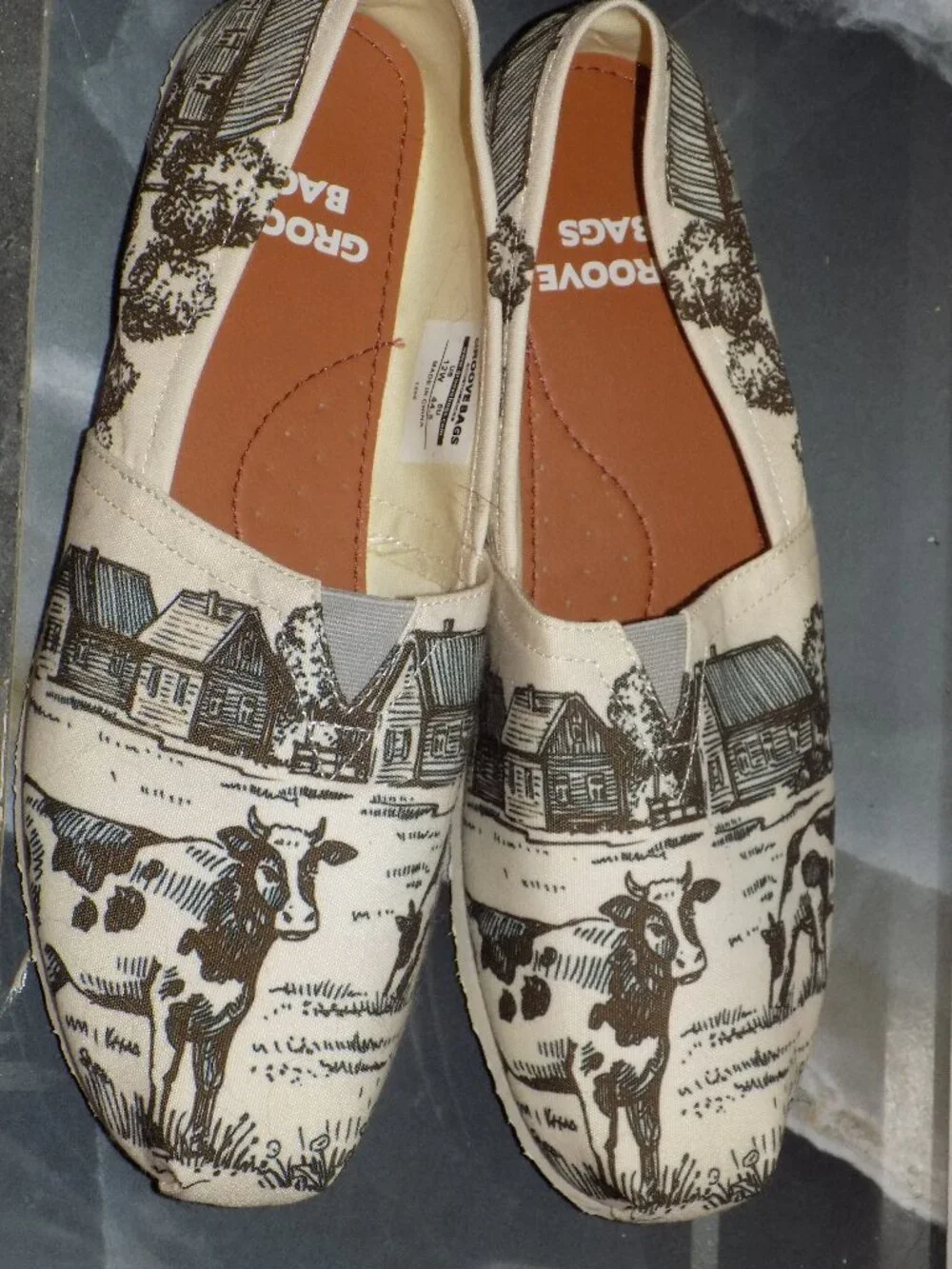 Groove Bags Cow/Farm Print Shoes Size 12 Women's NEW